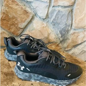 Under Armour Charged Bandit! Size 6. Like new!